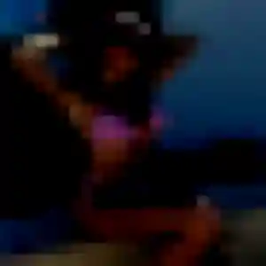 Asami, 33 ans, connectée à Belleville-en-Beaujolais pour un rencontre japonaise