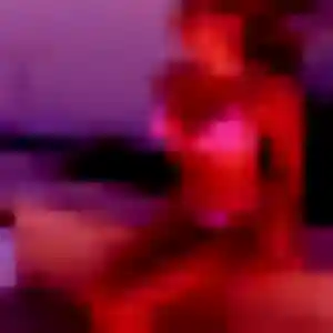 Découvre Ngan, 28 ans à Cestas en privé