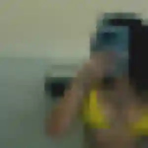 Rejoins Angelica, 25 ans à Clermont-Ferrand en t'inscrivant