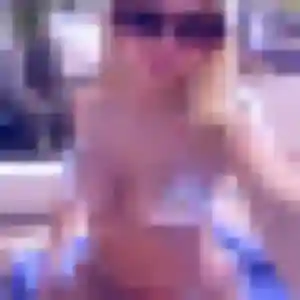 Charmante Li, 42 ans à La Garenne-Colombes - la contacter