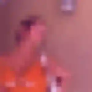 Rejoins Van, 36 ans à La Possession en t'inscrivant