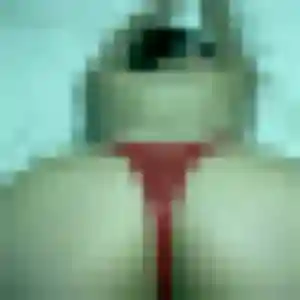 Ping, 22 ans, en ligne à Les Clayes-sous-Bois pour une rencontre coquine