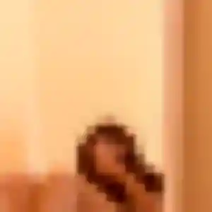 Découvre Nhi, 28 ans à Levallois-Perret en privé